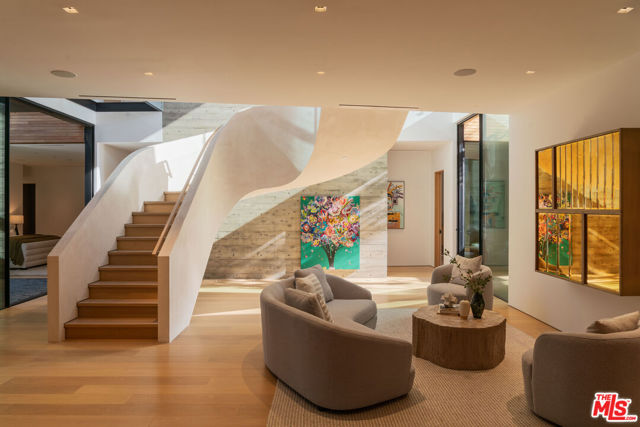 1520 Carla, Beverly Hills CA: https://media.crmls.org/mediaz/df663b18-8ef0-4ea9-b836-5004d21c5453.jpg