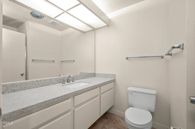 Detail Gallery Image 19 of 38 For 4201 via Marisol #330,  Los Angeles,  CA 90042 - 2 Beds | 2 Baths