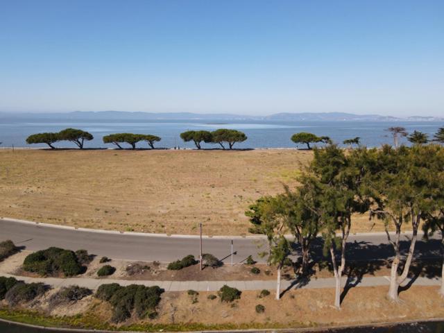 272 McDonnel Road, Alameda CA: https://media.crmls.org/mediaz/df6690ed-65ae-406e-a915-15a09ee3c7e6.jpg