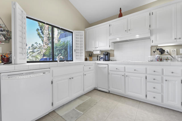 184 Ranch View Circle, Palm Desert, CA 92211