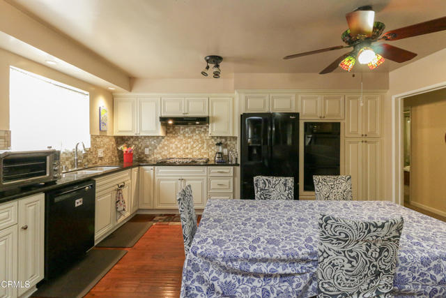 3036 Fairesta Street, La Crescenta CA: https://media.crmls.org/mediaz/df677ed1-f481-49a4-a8a2-72424835ed83.jpg