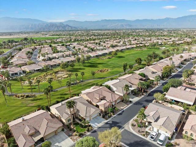 81435 Camino Sevilla, Indio CA: https://media.crmls.org/mediaz/df679552-c94c-4294-9b9d-f18d31e6e128.jpg