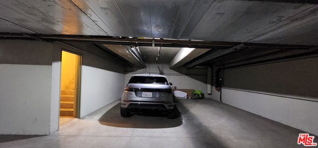 9008 Keith Avenue, West Hollywood CA: https://media.crmls.org/mediaz/df67a5c8-701b-47ff-9b5a-25c3365db9a1.jpg