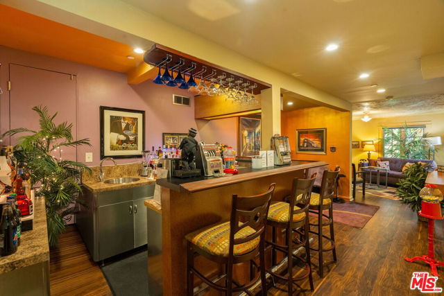 1441 Columbia Drive, Glendale CA: https://media.crmls.org/mediaz/df682703-80ba-4c89-85ac-d705d8b5072d.jpg