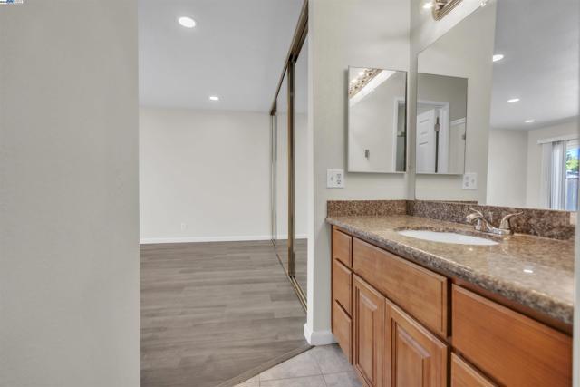 33025 Calistoga St, Union City CA: https://media.crmls.org/mediaz/df68774e-ce3d-494f-ae5b-2ef739a15980.jpg