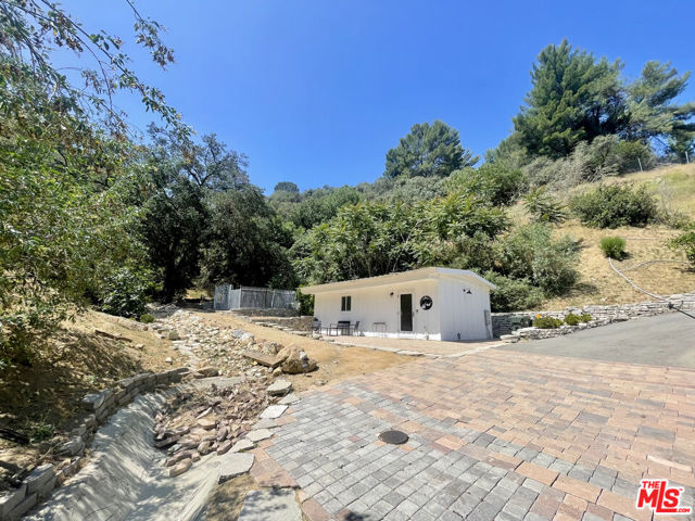 3 Ambar Drive, Woodland Hills CA: https://media.crmls.org/mediaz/df6913a8-6967-4785-a8af-c9a633561368.jpg