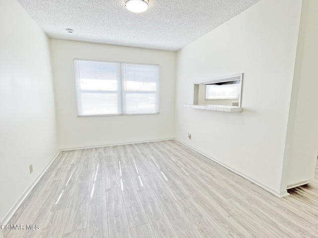 2306 Madrone Street, Simi Valley CA: https://media.crmls.org/mediaz/df691f29-4875-453e-93d3-4faf6a0a368d.jpg
