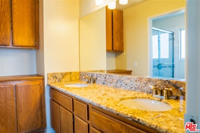 37411 Sheffield Drive, Palmdale CA: https://media.crmls.org/mediaz/df6947c5-3138-4c2f-8b4c-52d323c10805.jpg