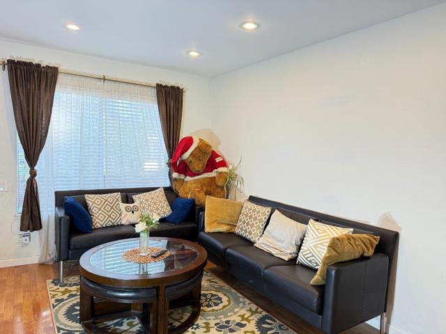 2701 Lone Bluff Way, San Jose CA: https://media.crmls.org/mediaz/df6bf6d3-c312-4756-86ed-5e0be17f0398.jpg