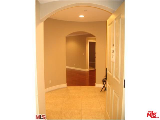 1135 S Rexford Drive, Los Angeles CA: https://media.crmls.org/mediaz/df6bf816-dff9-4c91-9b87-4cb38e11ffdf.jpg