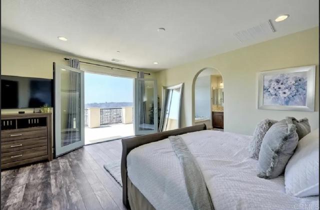 Detail Gallery Image 8 of 29 For 218 Newport Pier Way, Oceanside,  CA 92054 - 4 Beds | 4 Baths