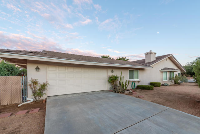 8395 Emerson Avenue, Yucca Valley CA: https://media.crmls.org/mediaz/df6c6d13-380e-4c99-8077-bd954b220363.jpg