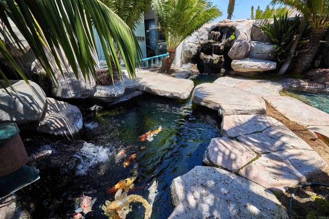 Detail Gallery Image 15 of 47 For 806 4th St, Encinitas,  CA 92024 - 5 Beds | 5/2 Baths