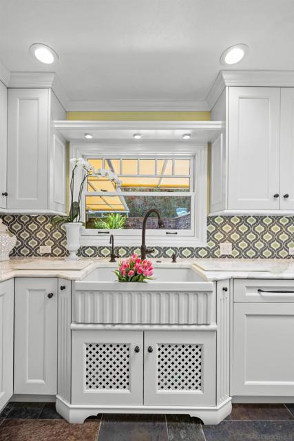 260 27Th St, Del Mar CA: https://media.crmls.org/mediaz/df6d78c1-d1ec-4e8f-b81c-5def53f4cda2.jpg