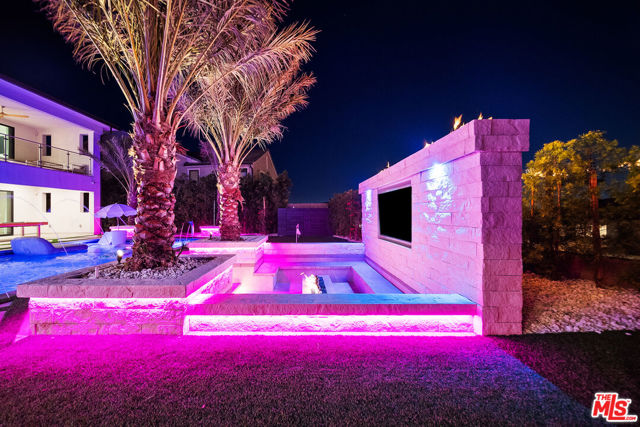 20216 W Albion Way, Porter Ranch CA: https://media.crmls.org/mediaz/df6d86cc-c569-490d-9c18-76aad61d7713.jpg