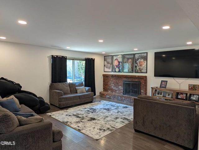 Detail Gallery Image 4 of 28 For 1791 Euclid Ave, Camarillo,  CA 93010 - 4 Beds | 2/1 Baths