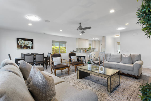 52540 Avenida Juarez, La Quinta CA: https://media.crmls.org/mediaz/df6d9a54-d41d-45ff-8e41-3cb82c92c297.jpg