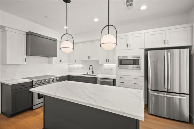 224 Carroll Street, Sunnyvale CA: https://media.crmls.org/mediaz/df6ec32b-8a16-4501-b015-dcc35898eef1.jpg