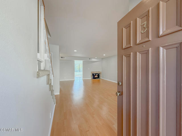5404 Quakertown Avenue, Woodland Hills CA: https://media.crmls.org/mediaz/df6ede41-6685-487e-a507-fb77c7c1f010.jpg