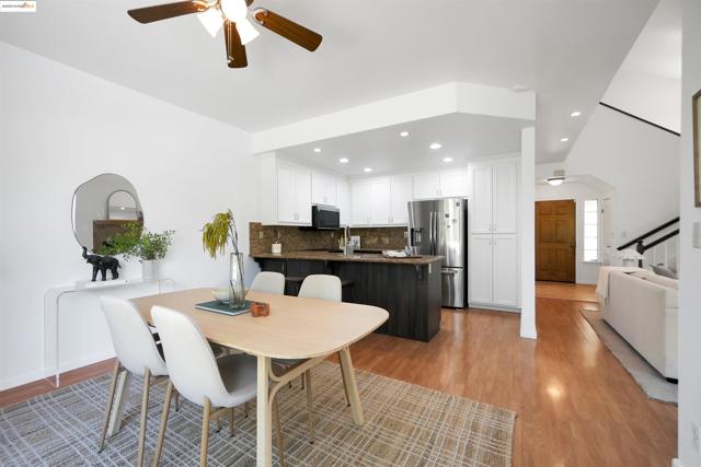 44765 Lynx Dr, Fremont CA: https://media.crmls.org/mediaz/df6efcff-85b9-442f-b7c2-32dbc5f6aefd.jpg