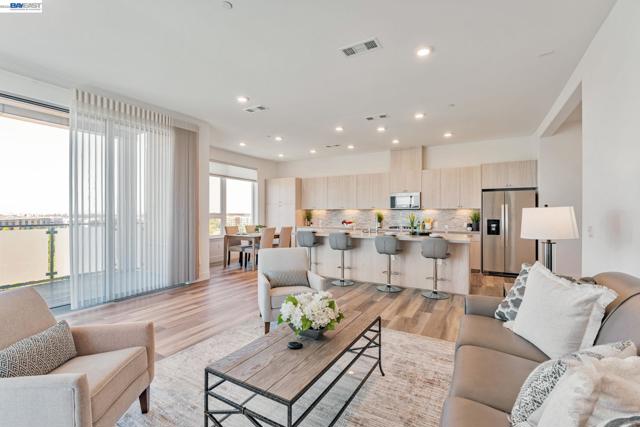 45128 Warm Springs Blvd, Fremont CA: https://media.crmls.org/mediaz/df6ff698-f617-4cd1-acfa-88e9f48f29c2.jpg