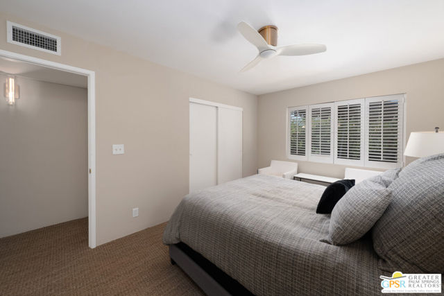 566 N Sunset Way, Palm Springs CA: https://media.crmls.org/mediaz/df702e38-c373-494d-98d8-37379b96d102.jpg