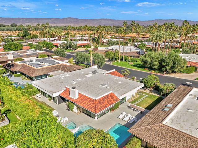 133 Columbia Drive, Rancho Mirage CA: https://media.crmls.org/mediaz/df7047ac-1023-4820-89c8-aee8eda30a3d.jpg