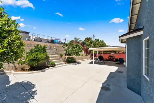 240 Ledgewood Ln, San Diego CA: https://media.crmls.org/mediaz/df7074f9-147c-4ce5-8d3b-a47eaa648ad2.jpg