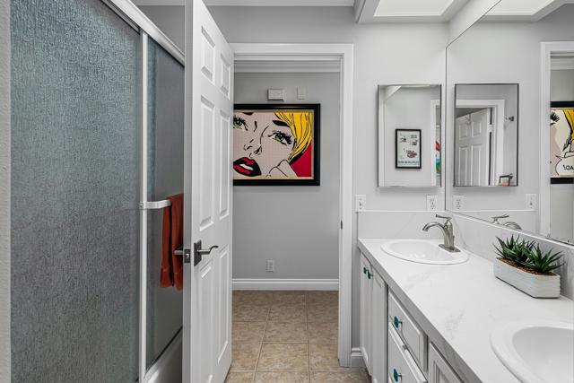 1360 E Vista Chino, Palm Springs CA: https://media.crmls.org/mediaz/df70a64b-2432-4e7a-8404-e3e64ef6a700.jpg
