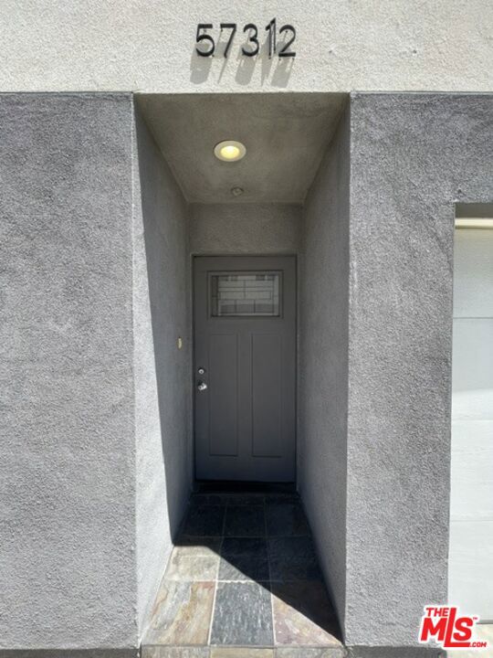5733 Fulcher Avenue photo 31