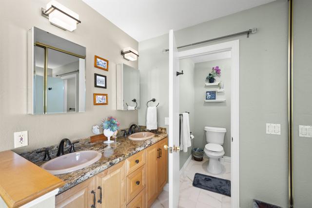 1510 2 Orangeview Dr,  CA: https://media.crmls.org/mediaz/df738293-12f0-45c2-9d3a-65444b8b8f08.jpg