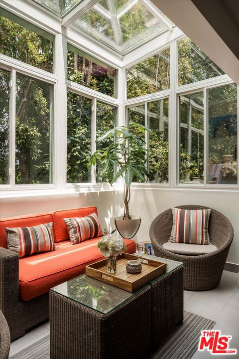 11372 Brill Drive, Studio City CA: https://media.crmls.org/mediaz/df738578-8c7d-4ff0-a3b0-06335d4bf449.jpg