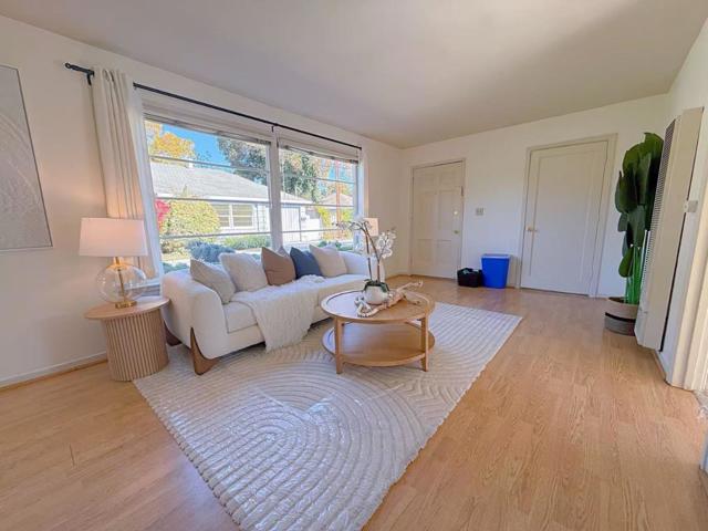 1031 Amarillo Avenue, Palo Alto CA: https://media.crmls.org/mediaz/df73d2e9-7971-4c98-83bc-30cde70558d9.jpg