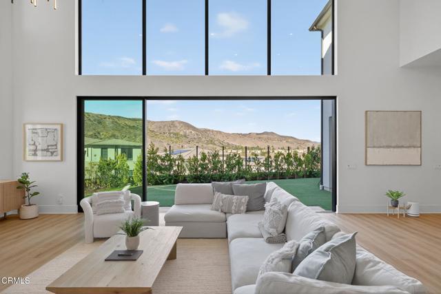 Detail Gallery Image 15 of 77 For 11862 N Hillsborough Ln, Porter Ranch,  CA 91326 - 5 Beds | 5/1 Baths