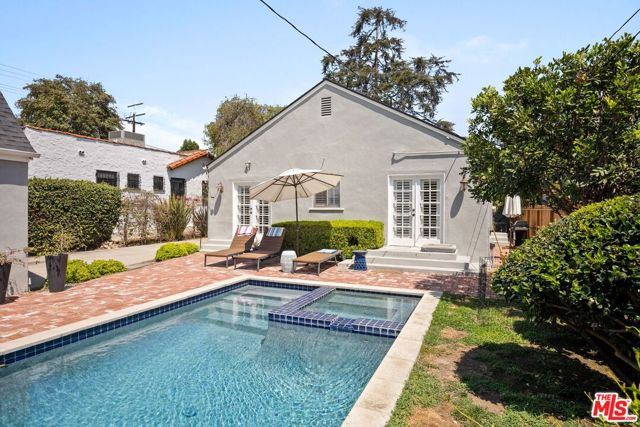749 N Crescent Heights Boulevard, Los Angeles CA: https://media.crmls.org/mediaz/df74e4a7-2693-464f-a97f-ae4ad04e9f0b.jpg
