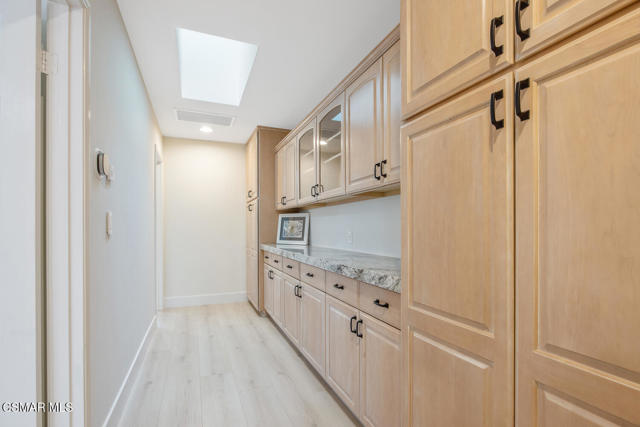 790 Spring Canyon Place, Thousand Oaks CA: https://media.crmls.org/mediaz/df75a4ca-9fb6-48fc-bcdd-a967351052b2.jpg