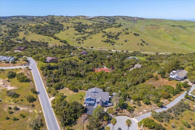 24805 Corte Poco, Salinas CA: https://media.crmls.org/mediaz/df774267-16f8-4279-bf5b-3703c9d40f9e.jpg