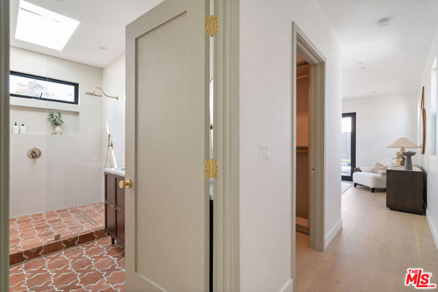 3923 Revere Avenue, Los Angeles CA: https://media.crmls.org/mediaz/df778508-238b-43ca-80aa-7286abd3d705.jpg