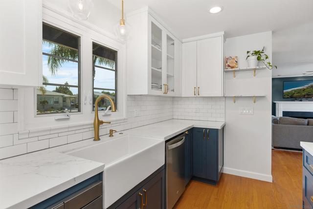 4744 49th St, San Diego CA: https://media.crmls.org/mediaz/df7866ec-4aee-4d67-8a8c-aed93ee6df60.jpg