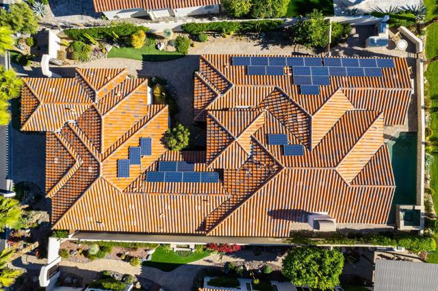 443 Tomahawk Drive, Palm Desert CA: https://media.crmls.org/mediaz/df78f8c1-09ec-4216-a2f4-d83df23e11e8.jpg