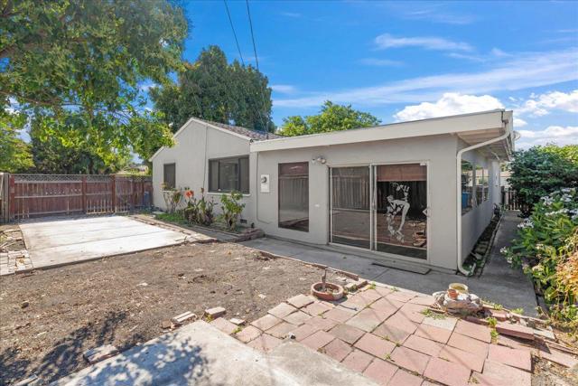 1991 Santa Inez Court, Santa Clara CA: https://media.crmls.org/mediaz/df7a0923-3e42-4438-9bb4-9475a08a2bcf.jpg