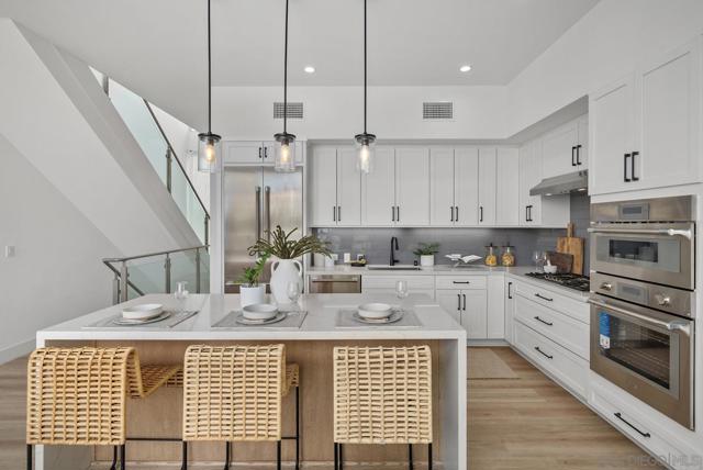 2646 State Street, Unit D, Carlsbad CA: https://media.crmls.org/mediaz/df7ae0e0-fa19-41ea-85ec-5423ee58aafa.jpg