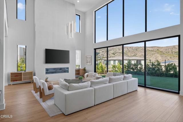 Detail Gallery Image 12 of 77 For 11862 N Hillsborough Ln, Porter Ranch,  CA 91326 - 5 Beds | 5/1 Baths