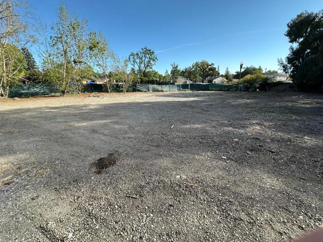 301 6th Avenue, Menlo Park CA: https://media.crmls.org/mediaz/df7b37e7-3227-4c15-aa69-96b37a986f35.jpg