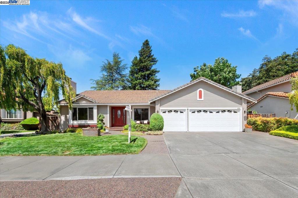 3284 Omega Cir