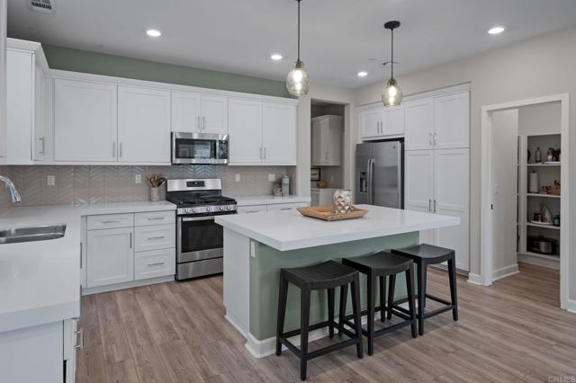 Detail Gallery Image 9 of 55 For 21541 Trail Blazer Ln, Escondido,  CA 92029 - 3 Beds | 3/1 Baths