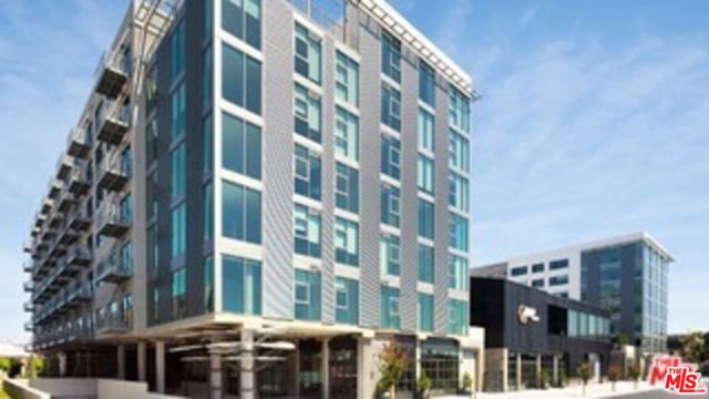 695 S Santa Fe Avenue, Los Angeles CA: https://media.crmls.org/mediaz/df7cbd07-fedb-49e8-9b93-0ceadb599f38.jpg
