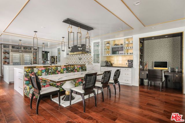 1445 Via Cresta, Pacific Palisades CA: https://media.crmls.org/mediaz/df7d8bdd-af24-4c49-b3b7-4ec7b1c961e2.jpg