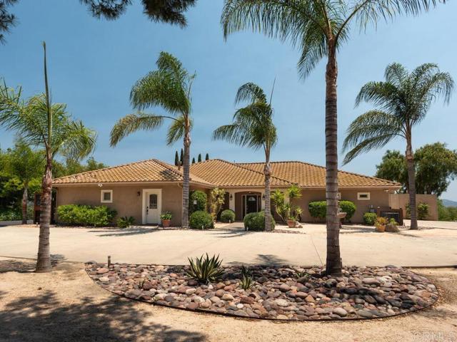31755 Rancho Vista Road, Temecula CA: https://media.crmls.org/mediaz/df7de174-5dec-40b5-a12d-2441670c530f.jpg