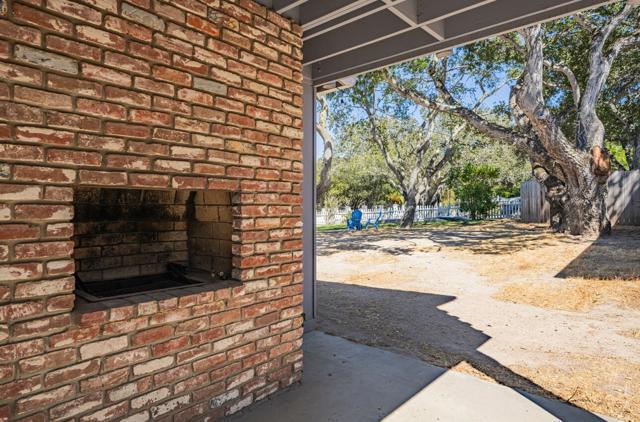 394 Mesa Road, Salinas CA: https://media.crmls.org/mediaz/df7df837-f031-45a4-a1d6-38a4f1f5f1c3.jpg